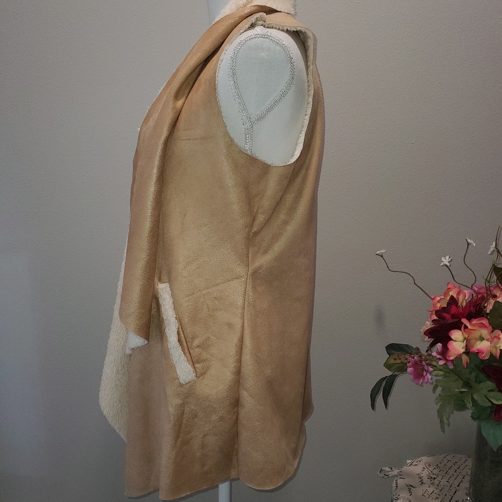 Geegee Vest - image 2